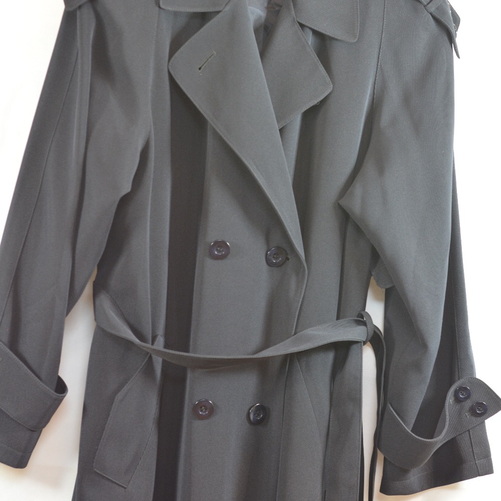 Black Trench Coat SZ 15/16 Portrait